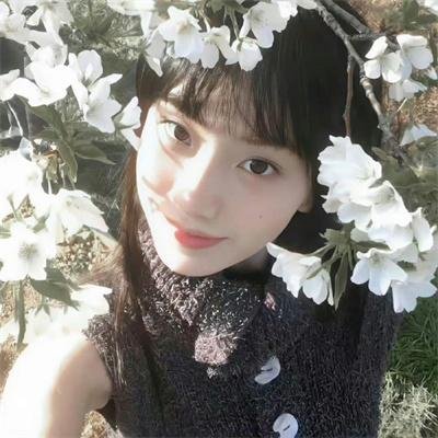 不装了，我才是三个大佬哥哥的心尖宠